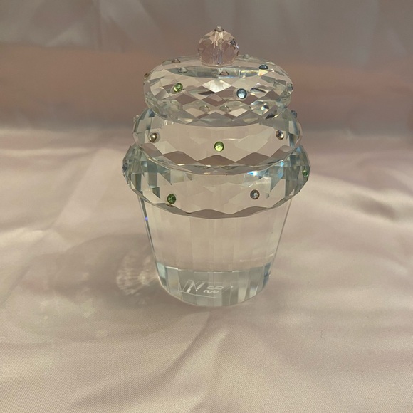 New (no box) SIMON DESIGN CRYSTAL CUPCAKE PAPERWEIGHT with PINK ON TOP - Picture 4 of 5